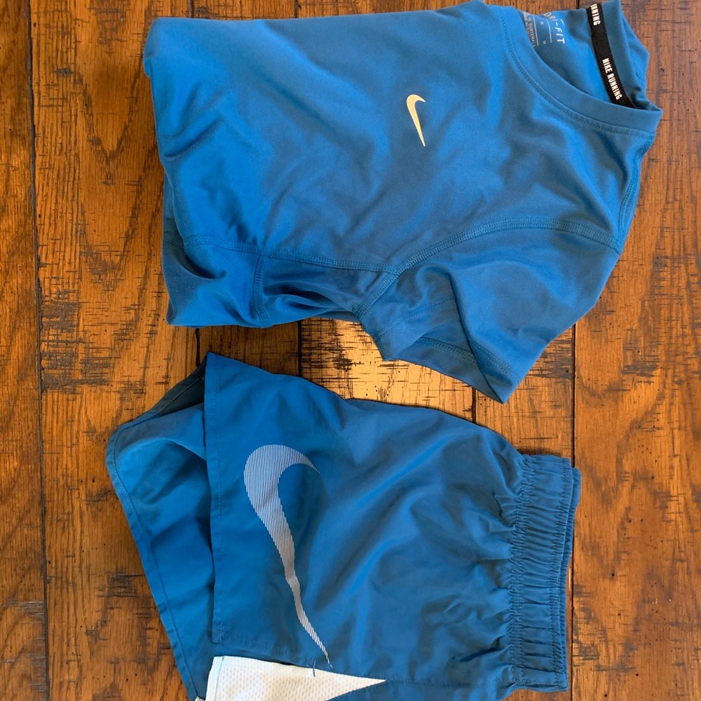 Nike Girls DRI-FIT SHORTS AND SHIRT